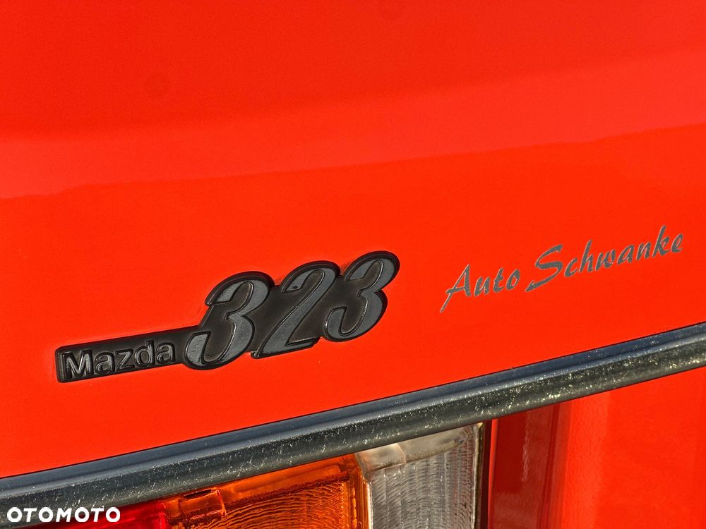 Mazda 323 - 15