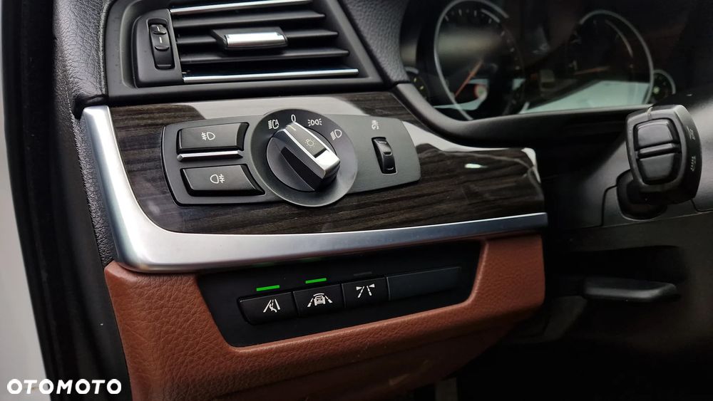 BMW Seria 5 520d xDrive Luxury Line - 18