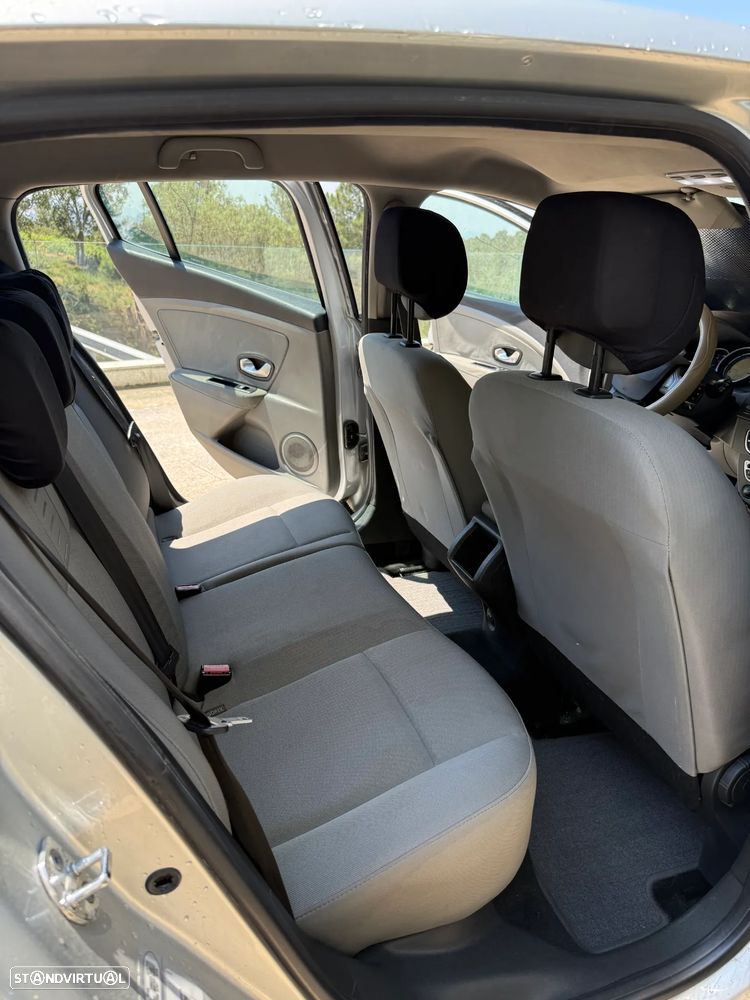 Renault Mégane 1.5 dCi Dynamique - 8