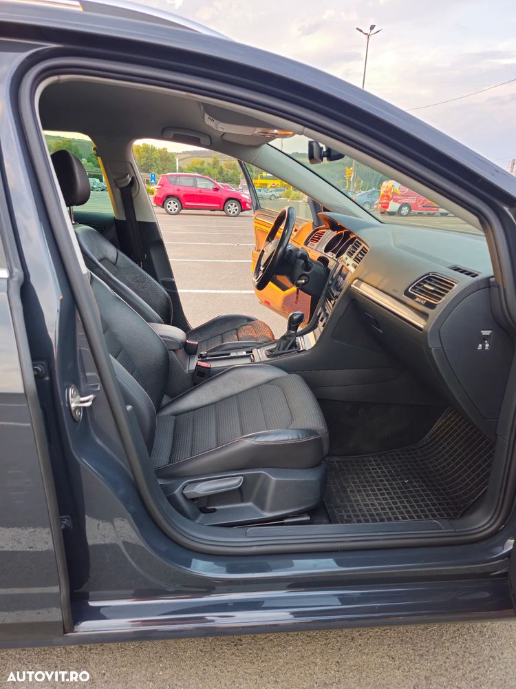 Volkswagen Golf - 3