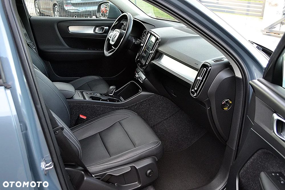 Volvo XC 40 T3 Momentum - 19