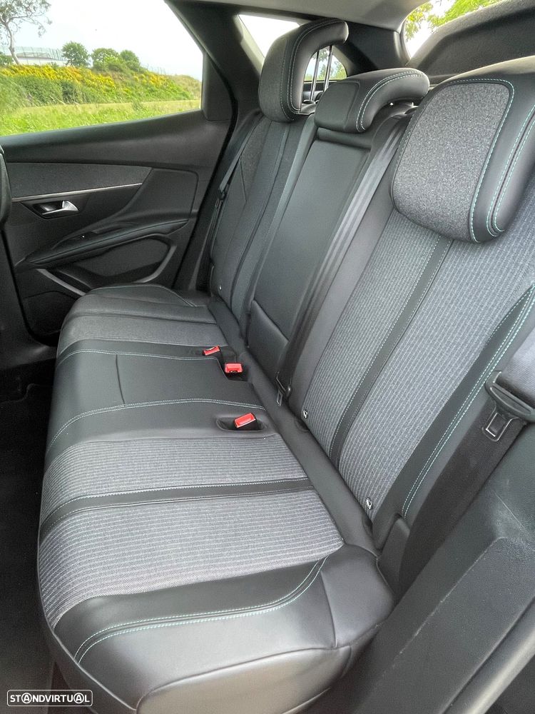 Peugeot 3008 225 e-EAT8 Allure - 6