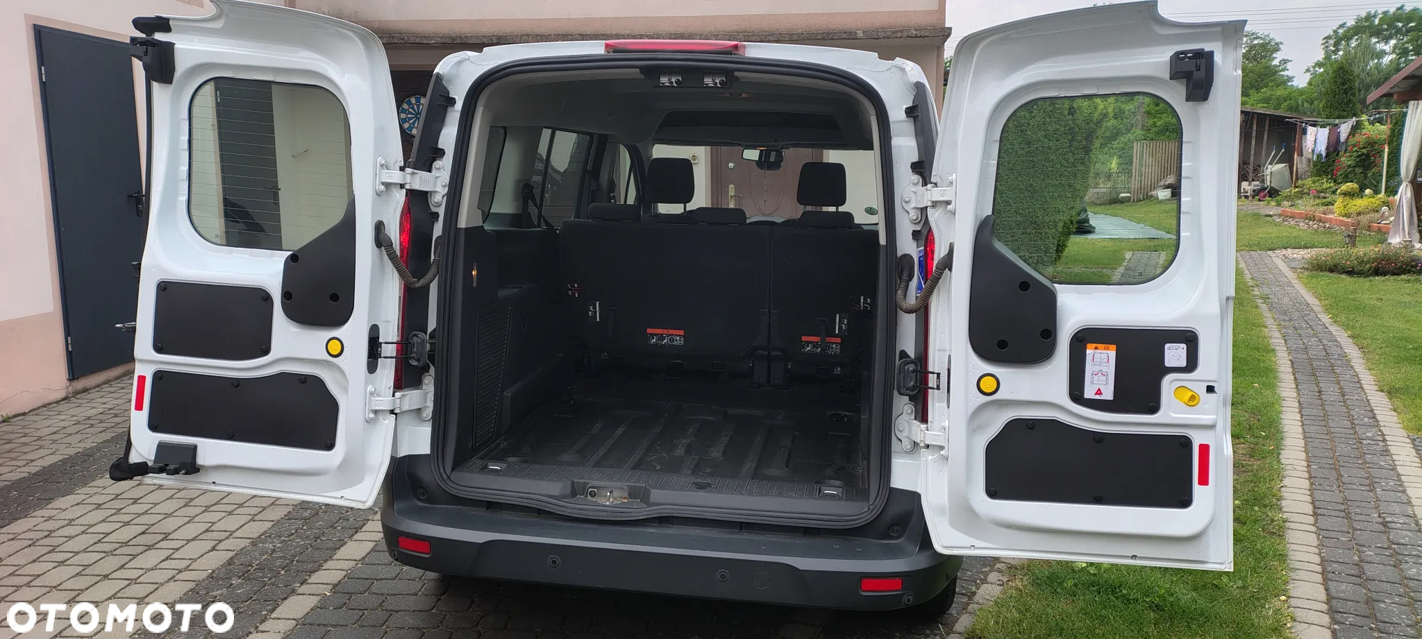 Ford Transit Connect - 11