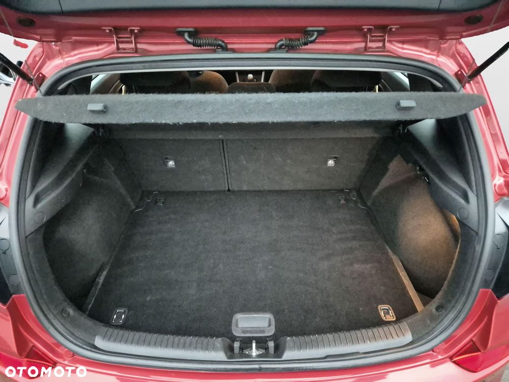 Hyundai i30 1.6 D Classic + - 23