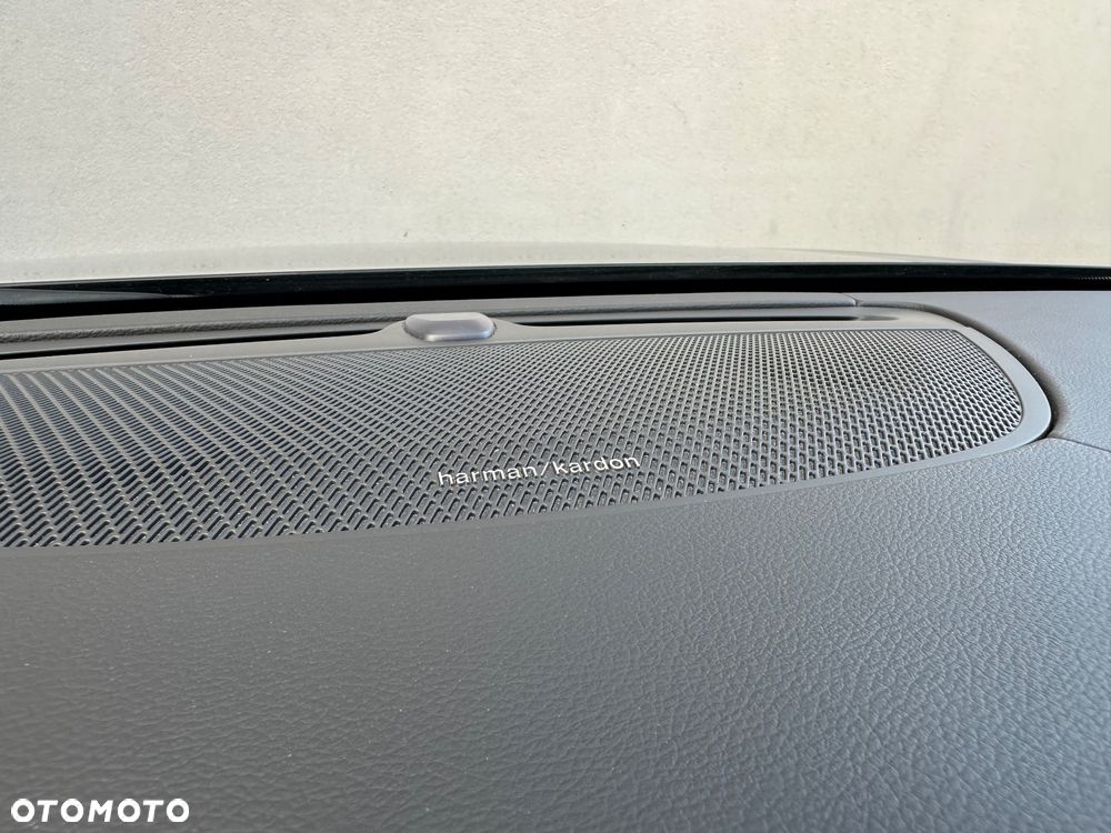 Volvo V90 T8 Twin Engine AWD R Design - 36