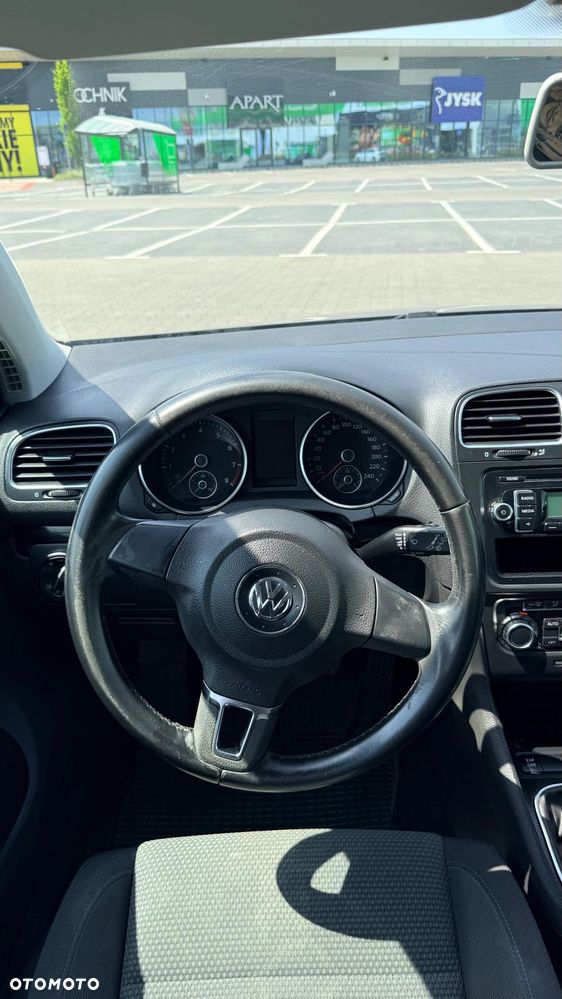 Volkswagen Golf - 10