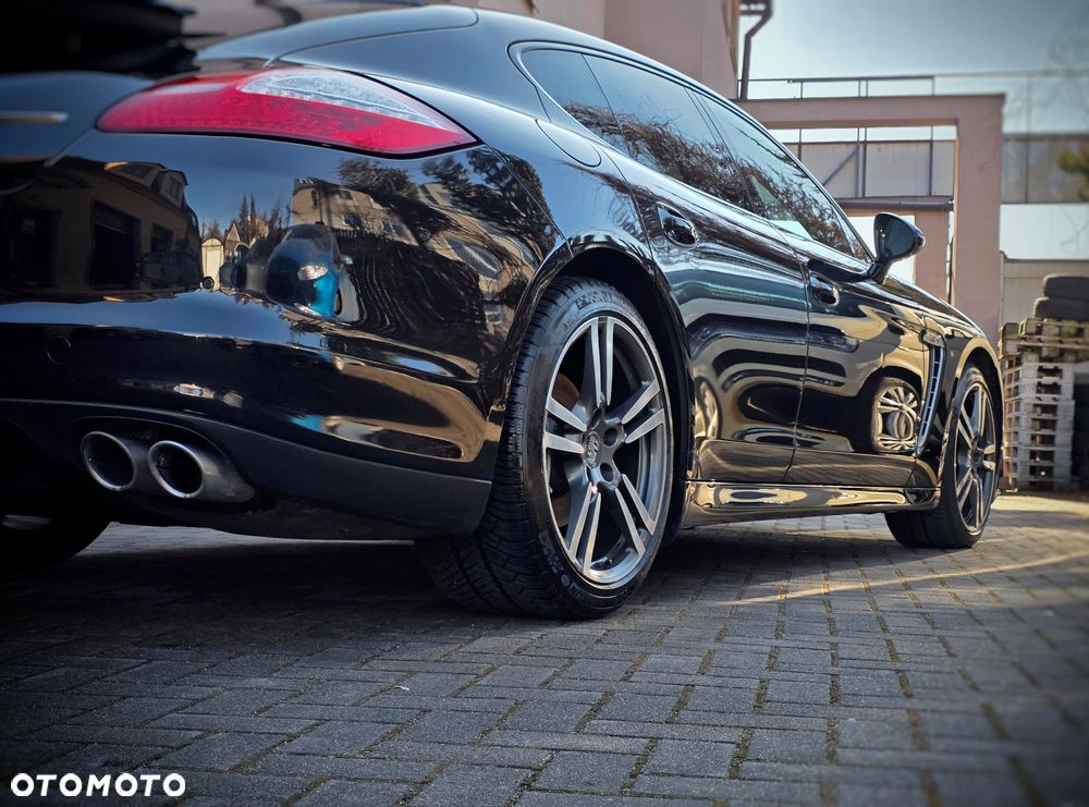 Porsche Panamera 4S - 39