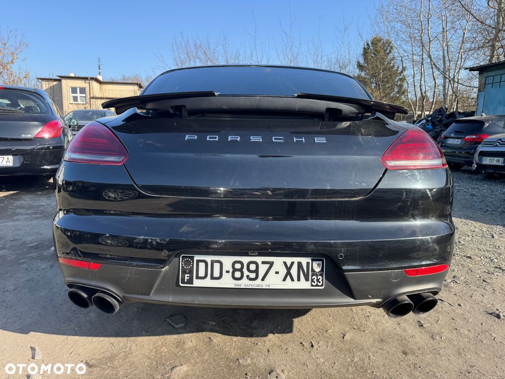 Porsche Panamera GTS - 32
