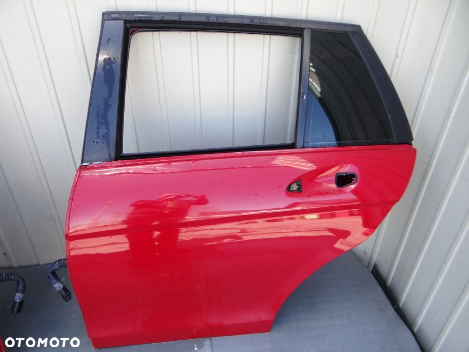 Mercedes C W204 Lift Drzwi lewe lewy tyl kombi C590