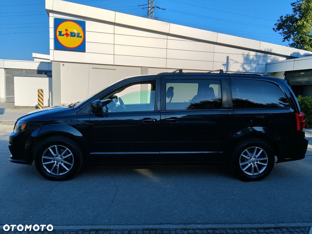 Dodge Grand Caravan - 2