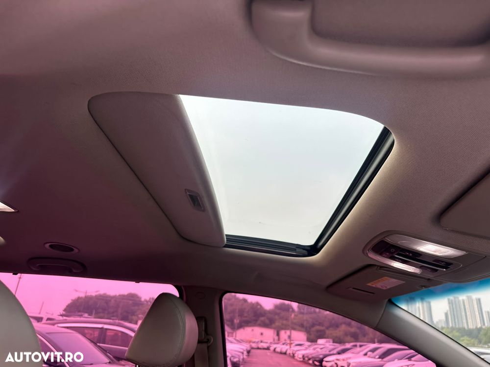 Kia Carnival - 11