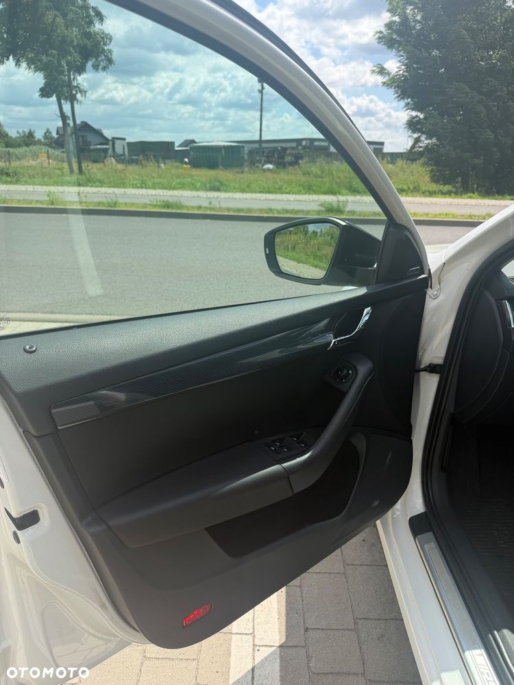 Skoda Octavia 2.0 TDI RS DSG - 4