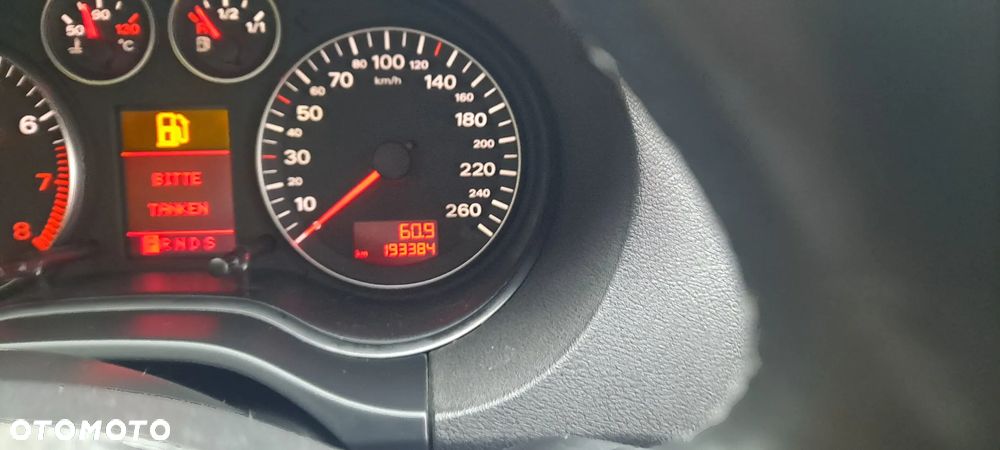 Audi A3 3-drzwiowe 2.0 FSI Ambition Tiptronic - 12