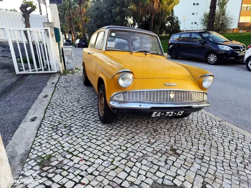 Ford Anglia - 10