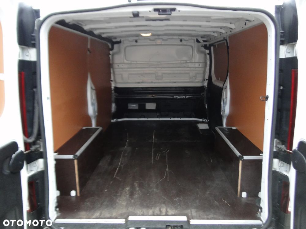 Renault Trafic - 16