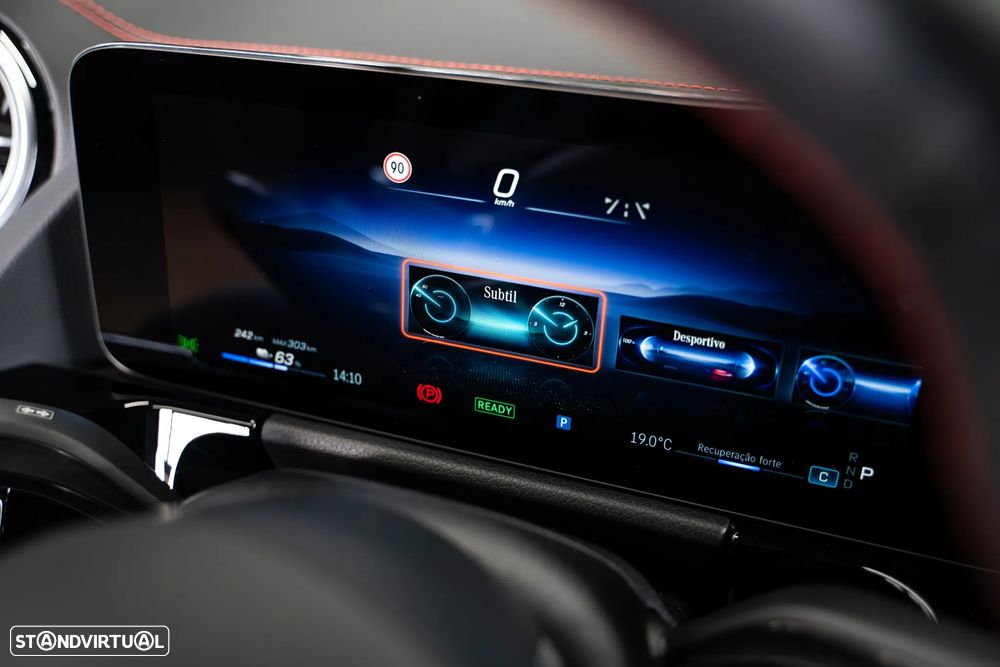 Mercedes-Benz EQA 300 4Matic AMG Line - 19