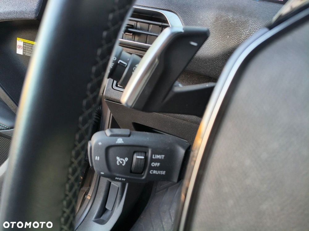 Peugeot 3008 1.2 PureTech Allure S&S EAT8 - 30