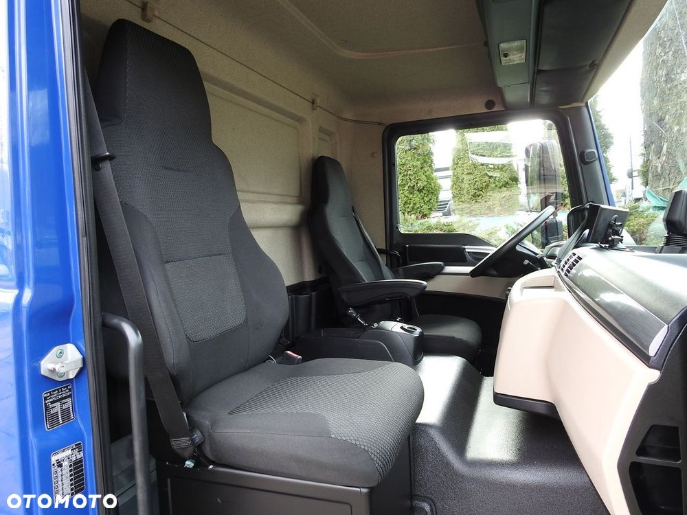 MAN TGL 12.220 KONTENER WINDA 18 PALET TEMPOMAT KLIMATYZACJA PNEUMATYKA AUTOMAT  BLIŹNIACZE KOŁA  220KM - 40