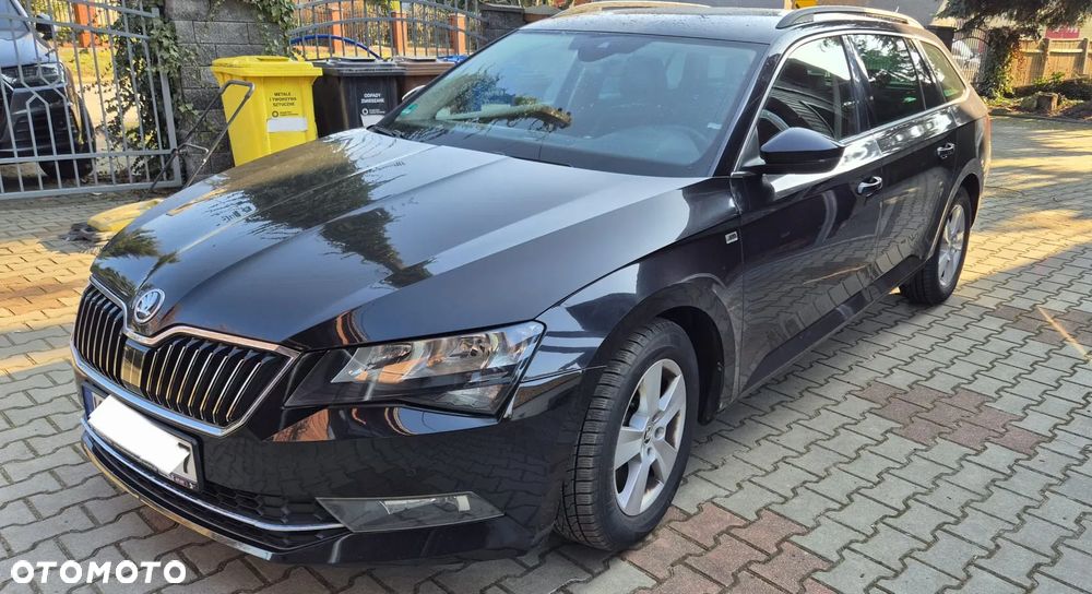 Skoda Superb 2.0 TDI DSG Ambition - 1