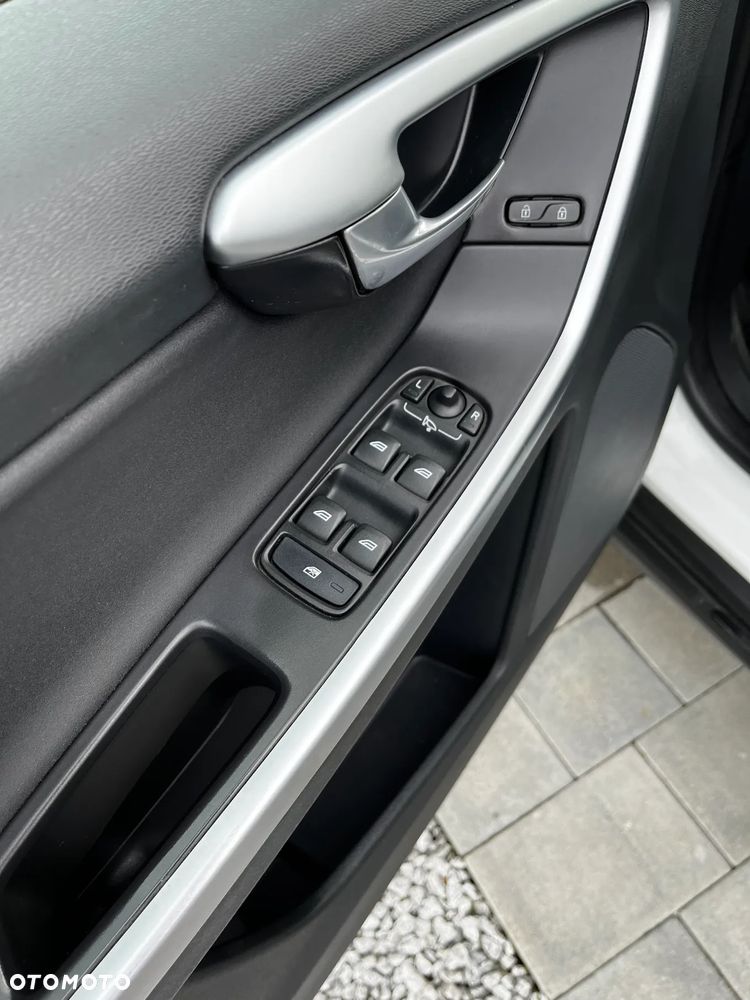 Volvo XC 60 - 6