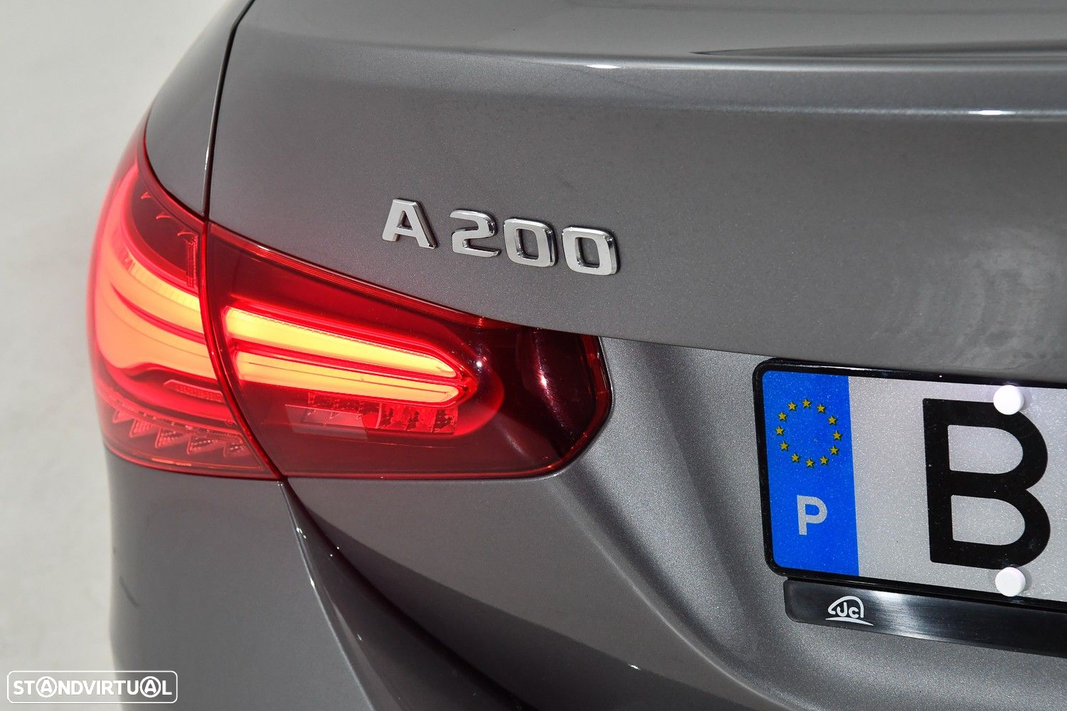 Mercedes-Benz A 200 Limousine AMG Line Aut. - 12