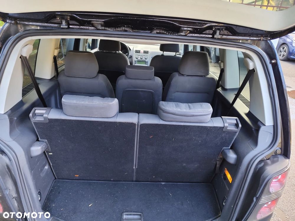 Volkswagen Touran 2.0 TDI DPF Trendline - 25