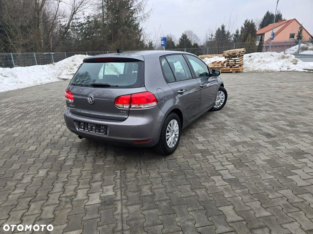 Volkswagen Golf - 6