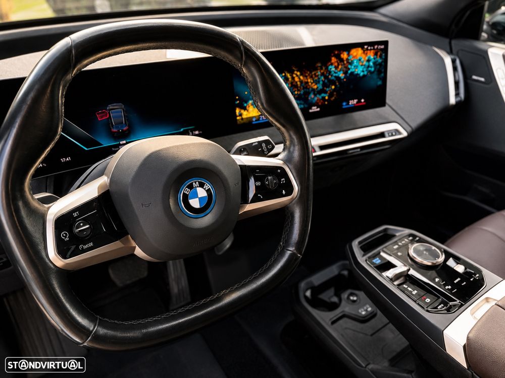 BMW iX xDrive 40 Pack Desportivo - 15