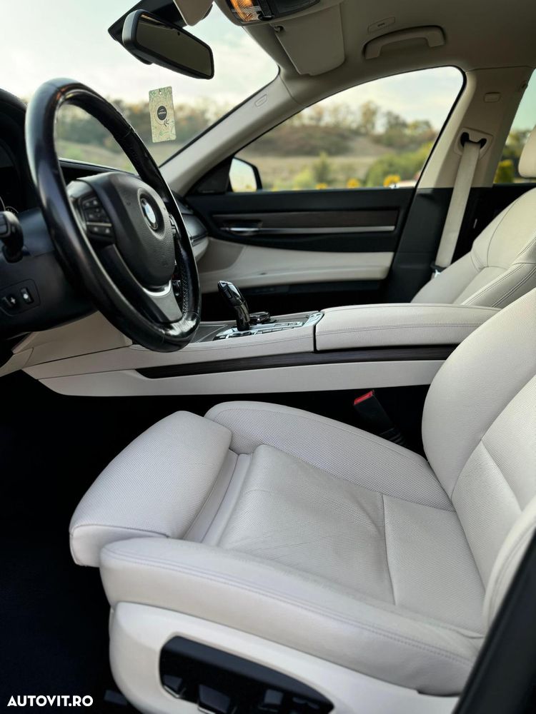 BMW Seria 7 740d xDrive - 13