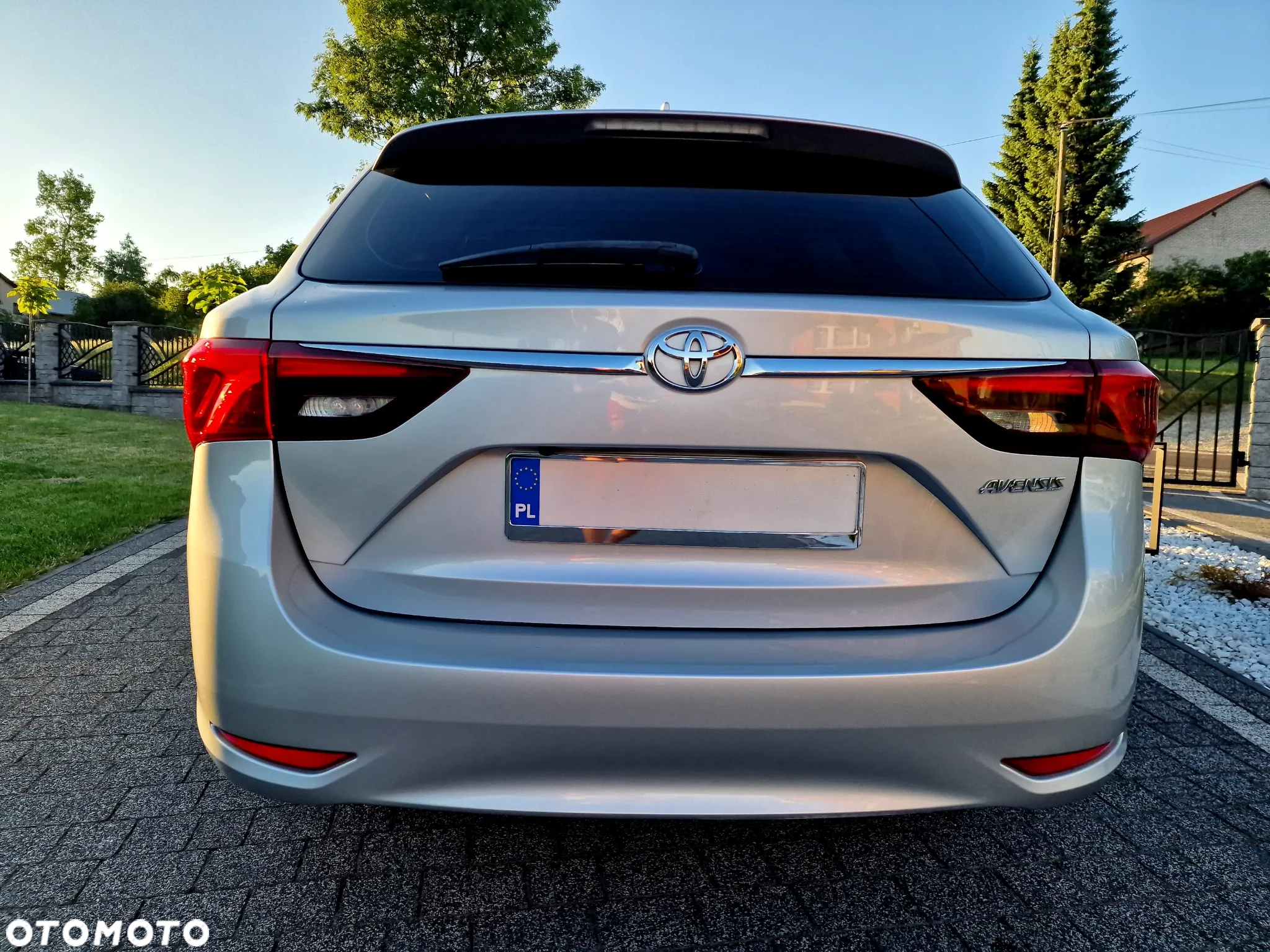 Toyota Avensis 2.0 D-4D Premium - 26
