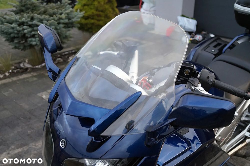 Yamaha FJR - 16
