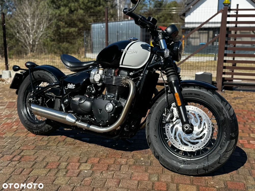 Triumph Bonneville Bobber - 11