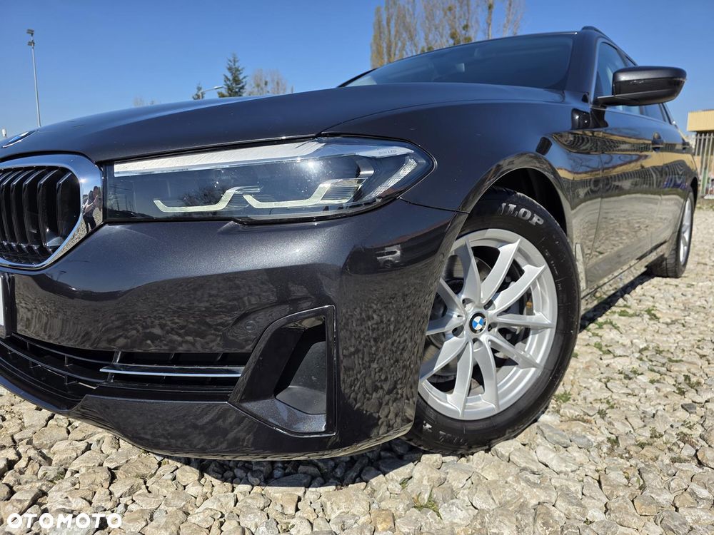 BMW Seria 5 520d xDrive - 1