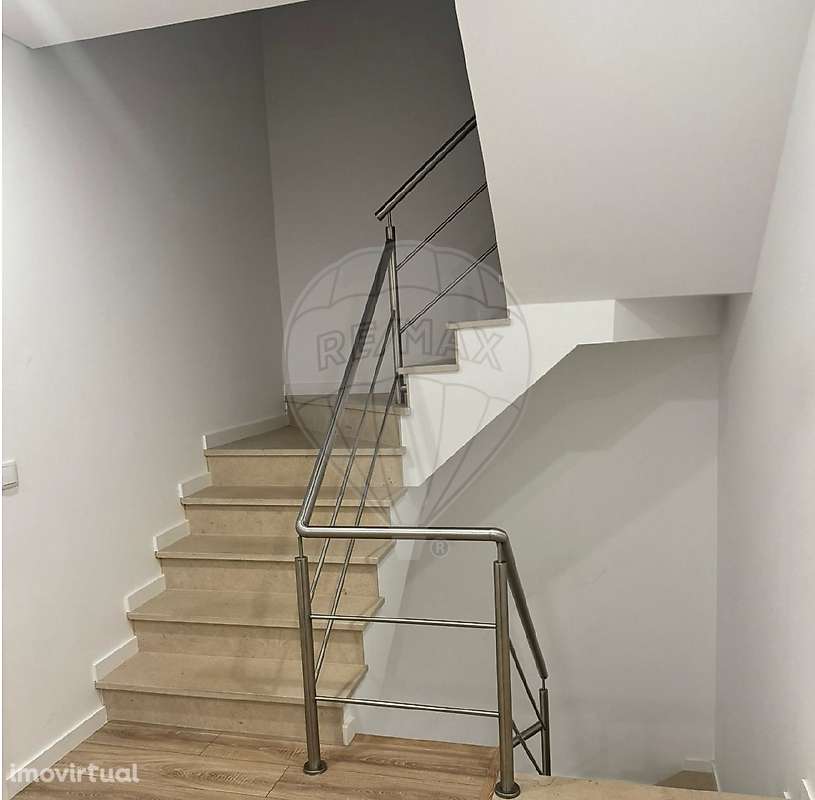 Moradia T4 para arrendamento - Grande imagem: 2/23