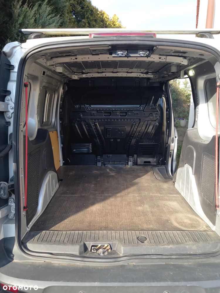 Ford Transit Connect - 9