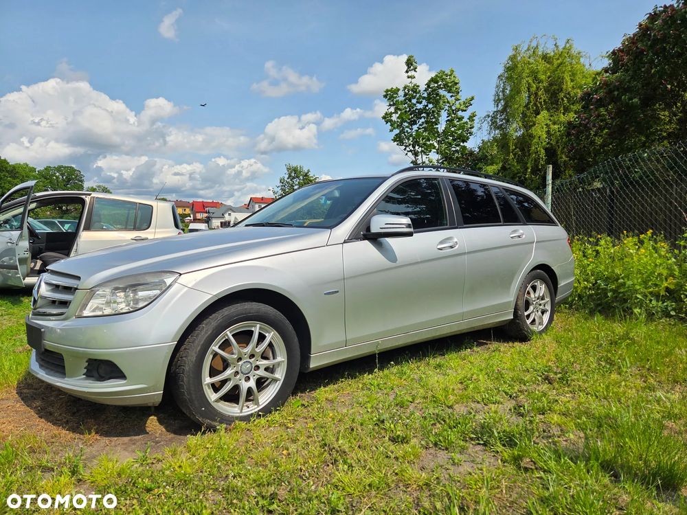 Mercedes-Benz Klasa C 200 CDI DPF (BlueEFFICIENCY) Avantgarde - 3
