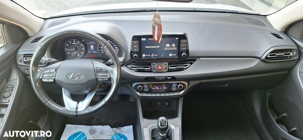 Hyundai i30 1.5 110CP M/T Highway - 10