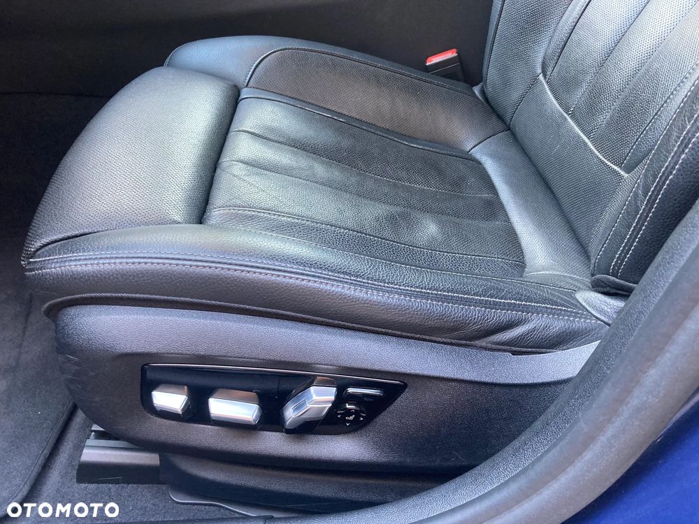 BMW Seria 5 520d xDrive - 16
