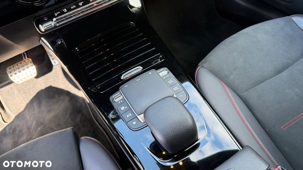 Mercedes-Benz CLA 180 7G-DCT Edition AMG Line - 29