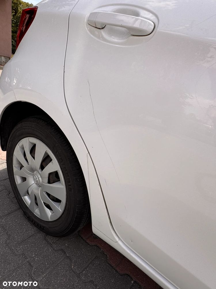 Toyota Yaris 1.0 Active EU6 - 13