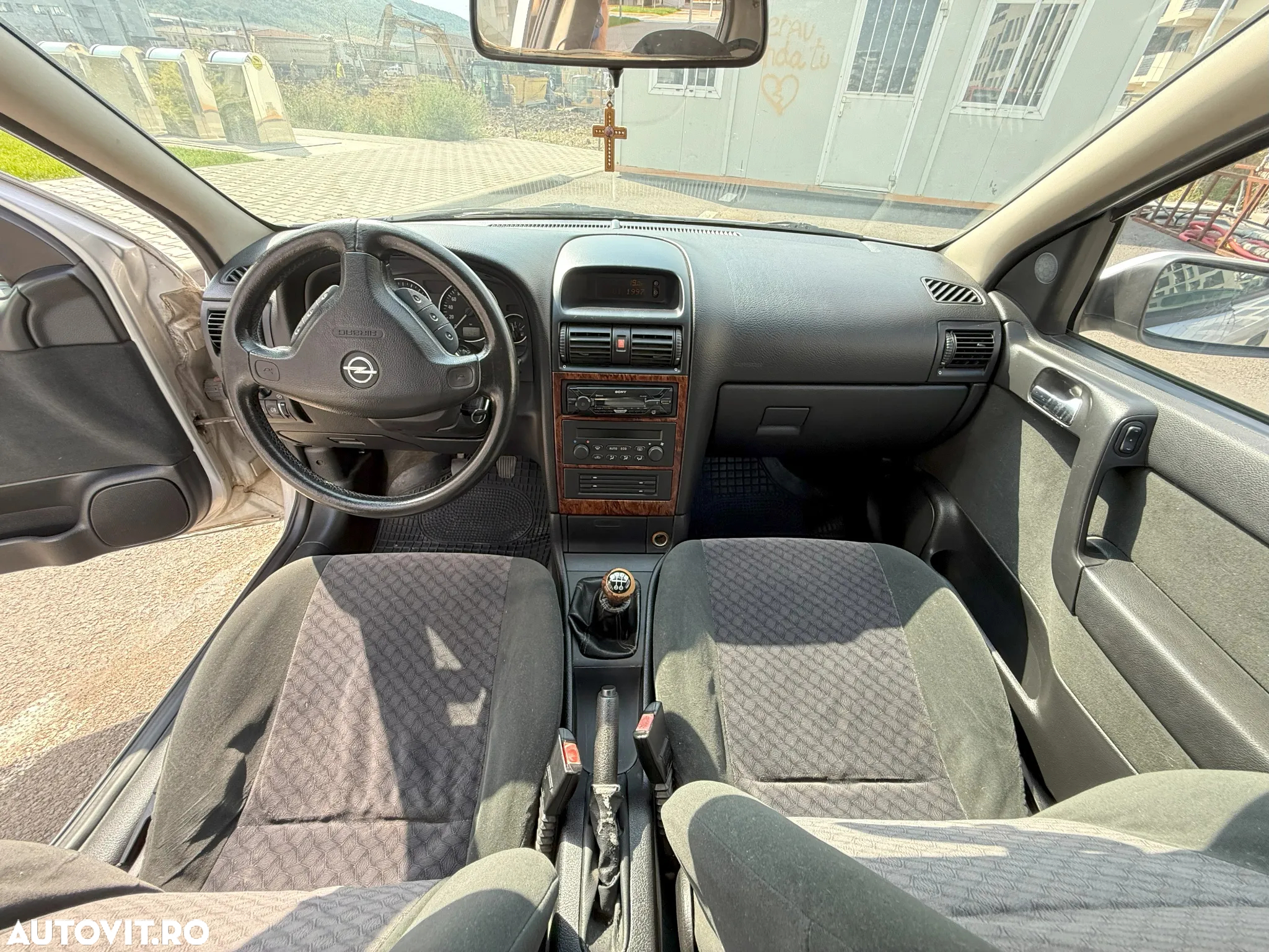 Opel Astra 1.6 - 11