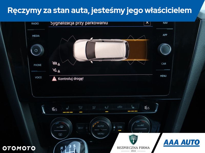Volkswagen Passat - 16
