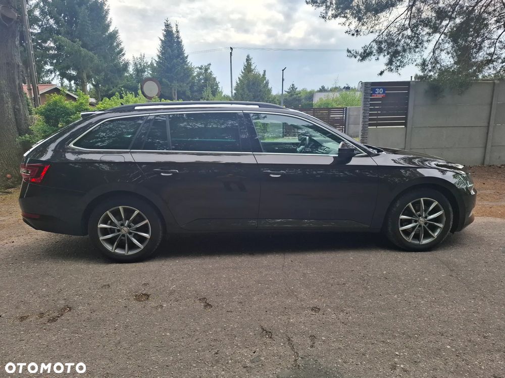 Skoda Superb 1.4 TSI ACT DSG Ambition - 8