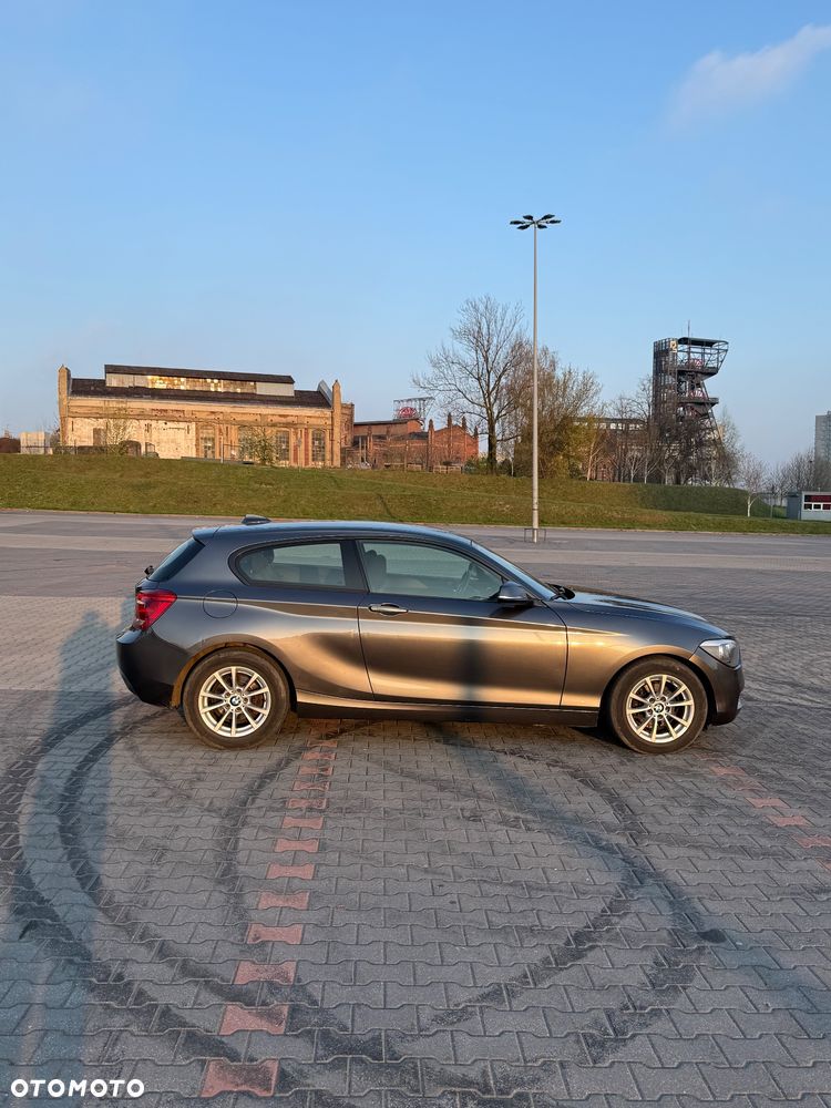 BMW Seria 1 114i - 3