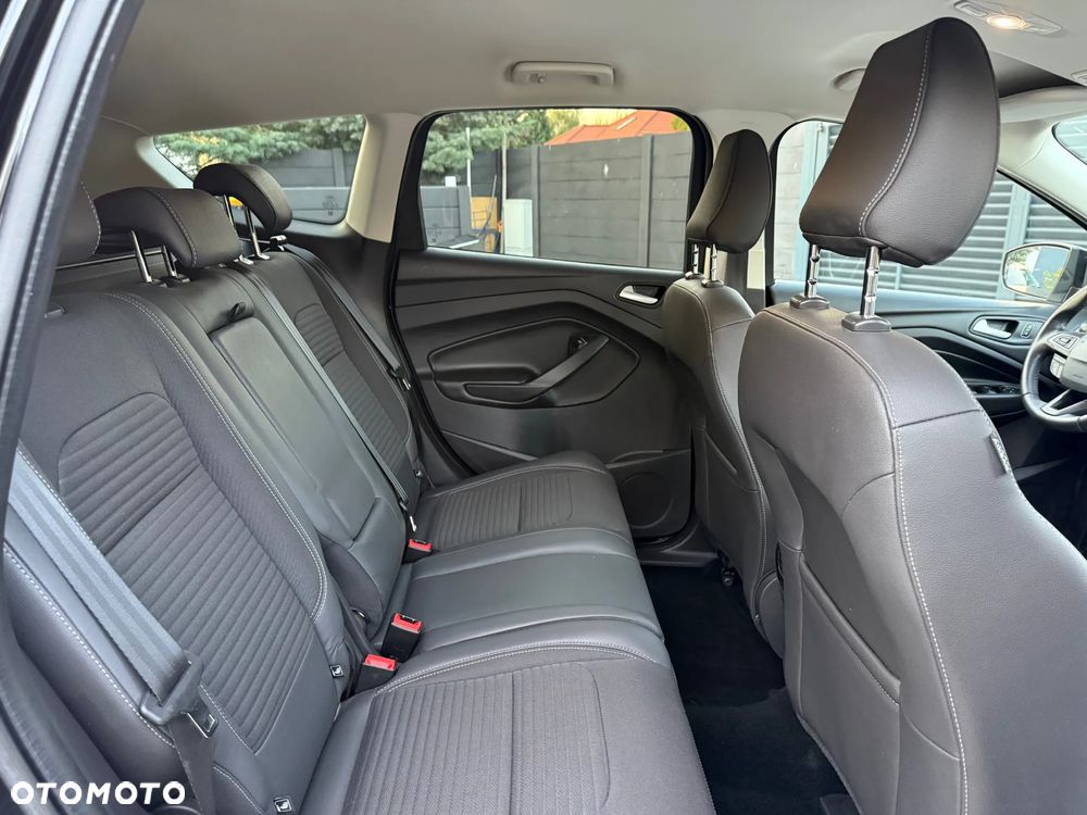 Ford Kuga 1.5 EcoBoost 2x4 Titanium - 9