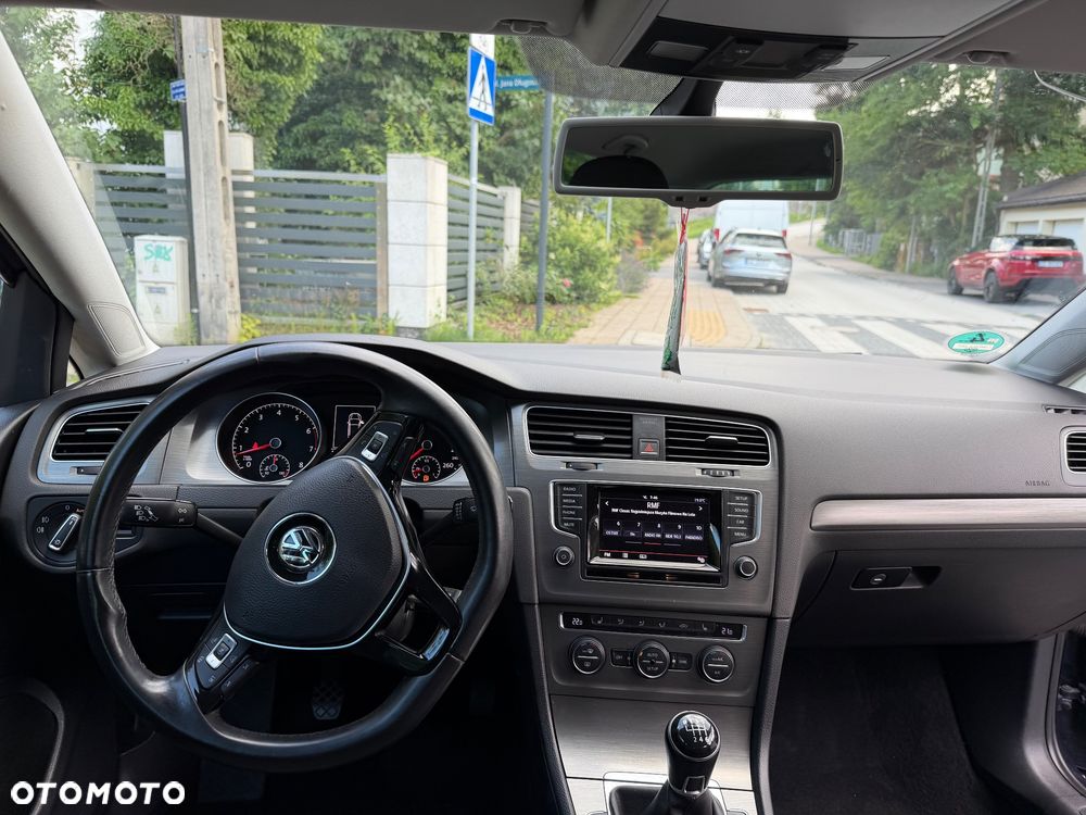 Volkswagen Golf - 17