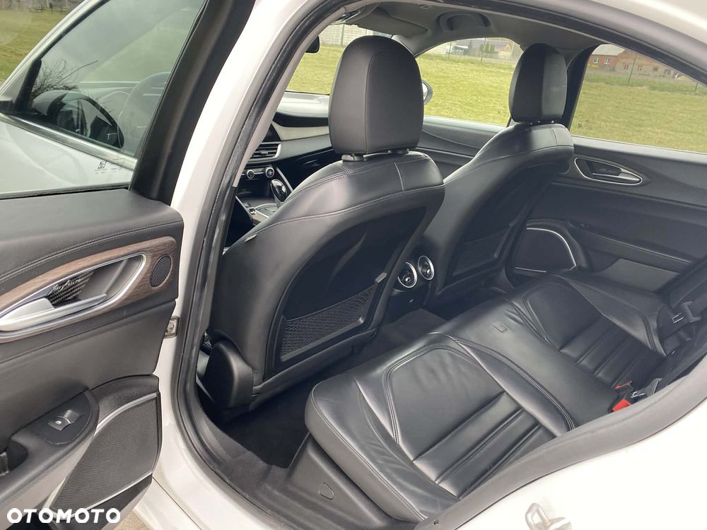 Alfa Romeo Giulia 2.2 AT8 Super - 16