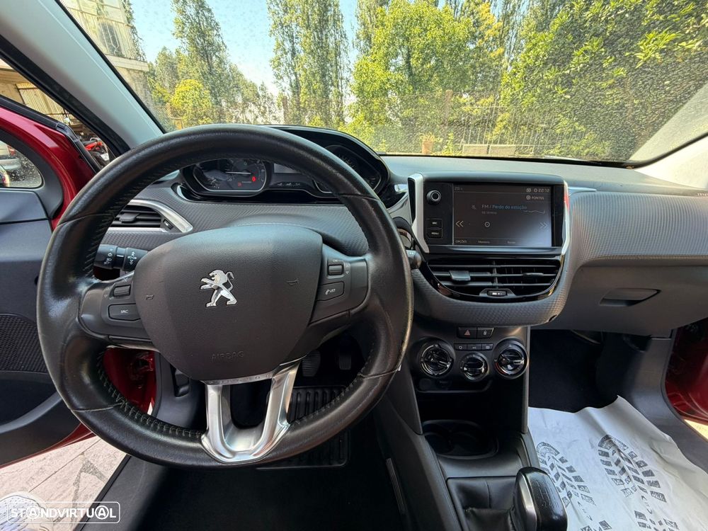 Peugeot 208 1.2 PureTech Style - 31