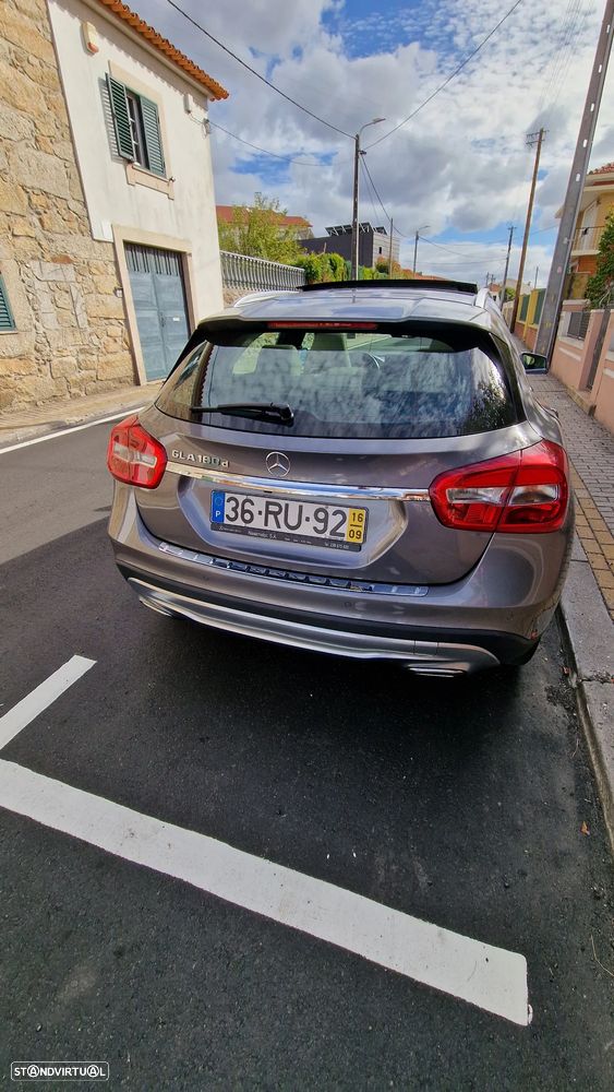 Mercedes-Benz GLA 180 d Urban - 10