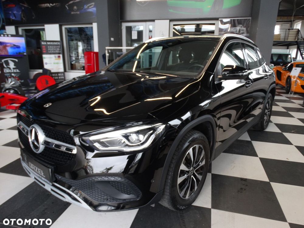 Mercedes-Benz GLA - 2